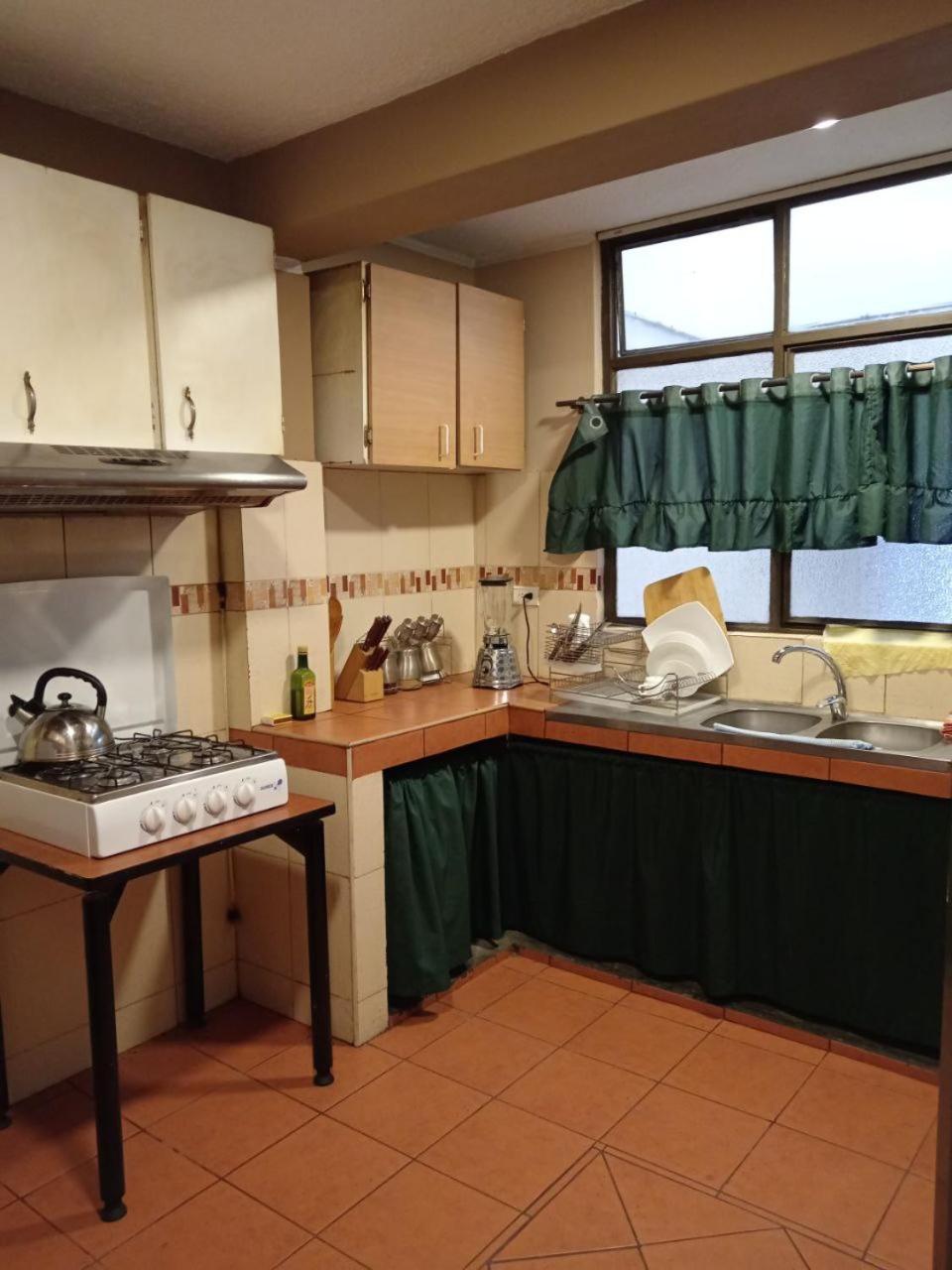 Tin House Quito Hotel ภายนอก รูปภาพ